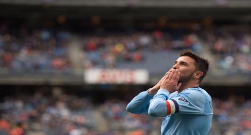 رسميا.. ديفيد فيا يُزامل إنييستا من جديد في فيسيل كوبيه